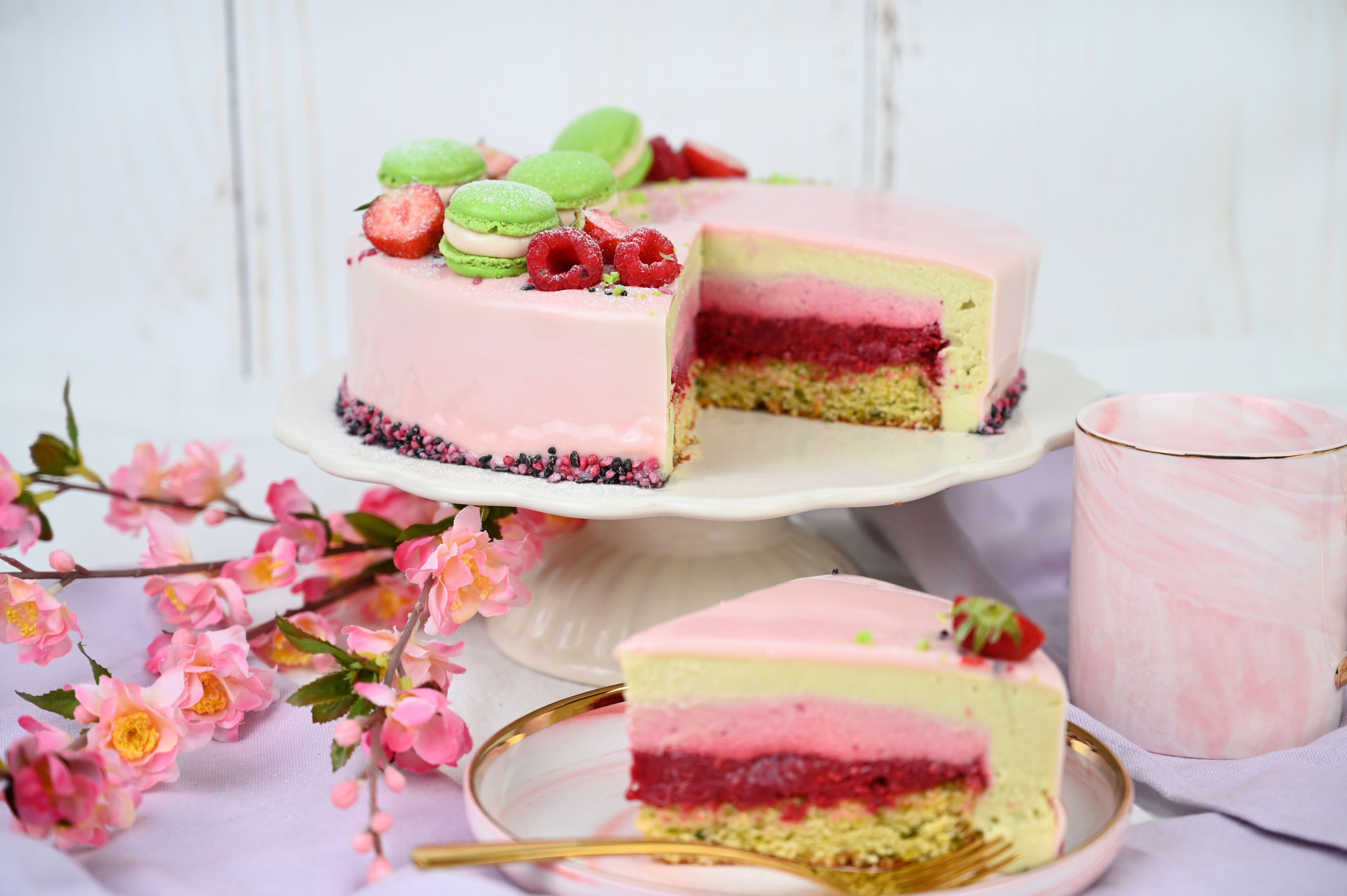 Himbeer-Pistazienmousse-Torte