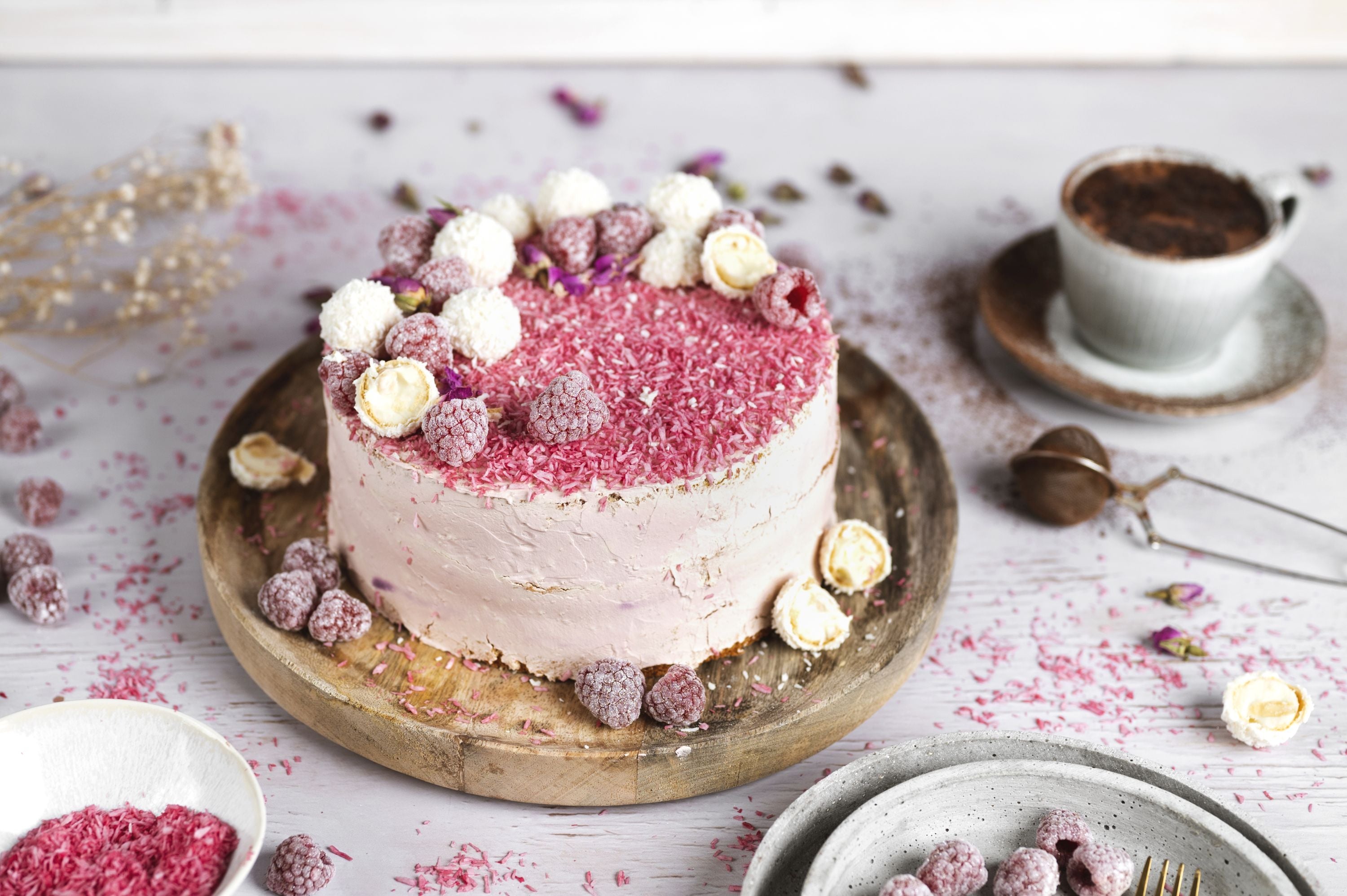 Himbeer-Biskuittorte