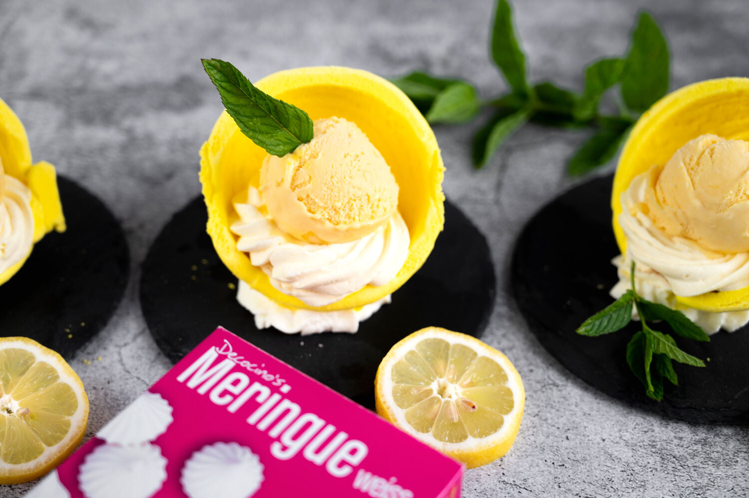 Zitronen-Dessert mit Meringueschale