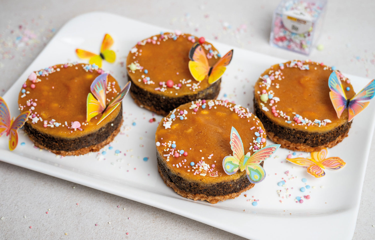 Pfirisch-Mohntörtchen mit Keksboden