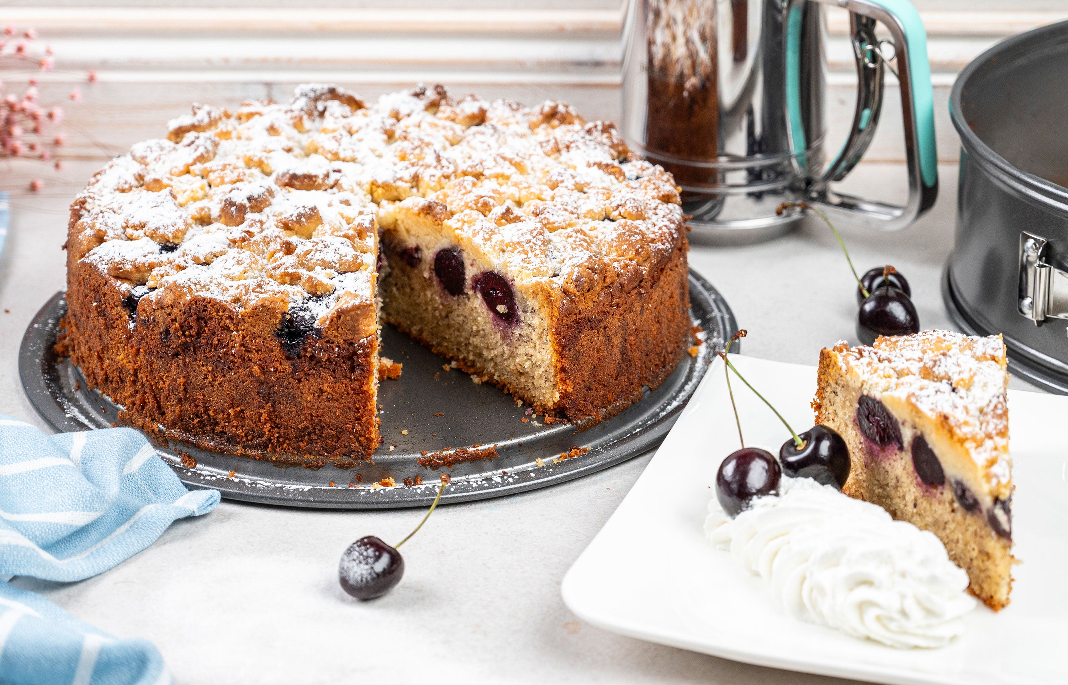 Kirschkuchen mit Marzipanstreuseln