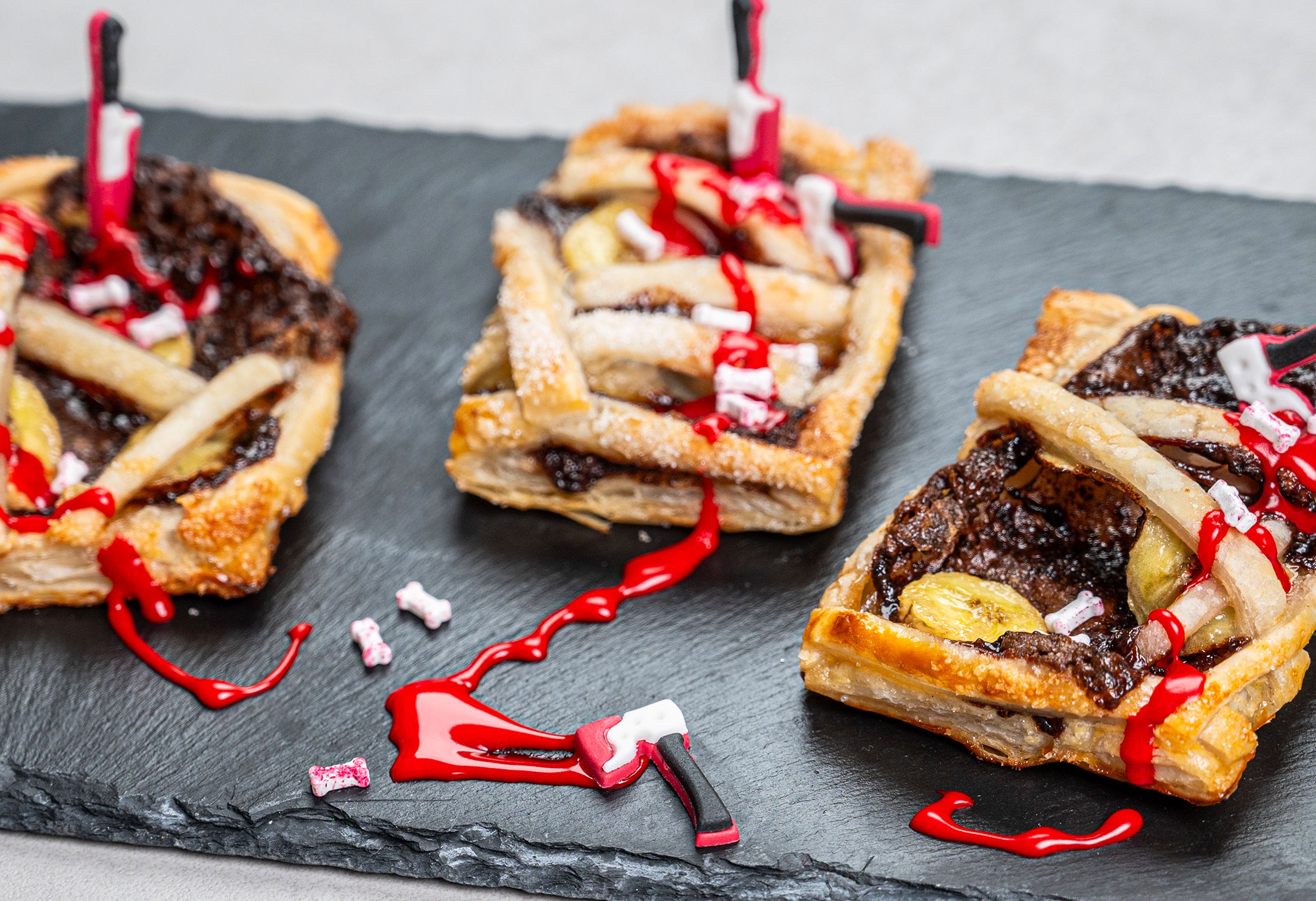 Blutige Blätterteiggräber