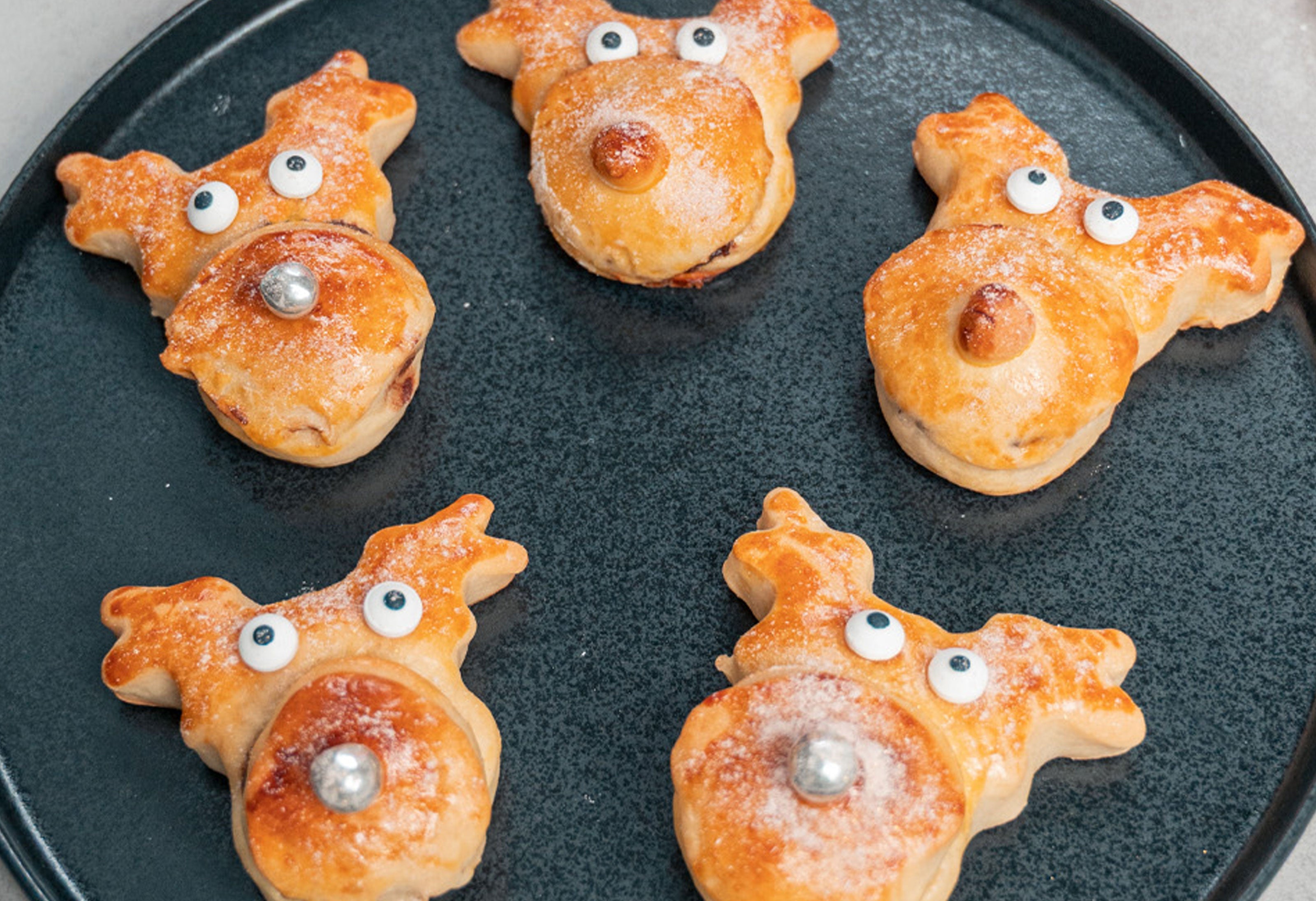 Gefüllte Hefeteigrentiere