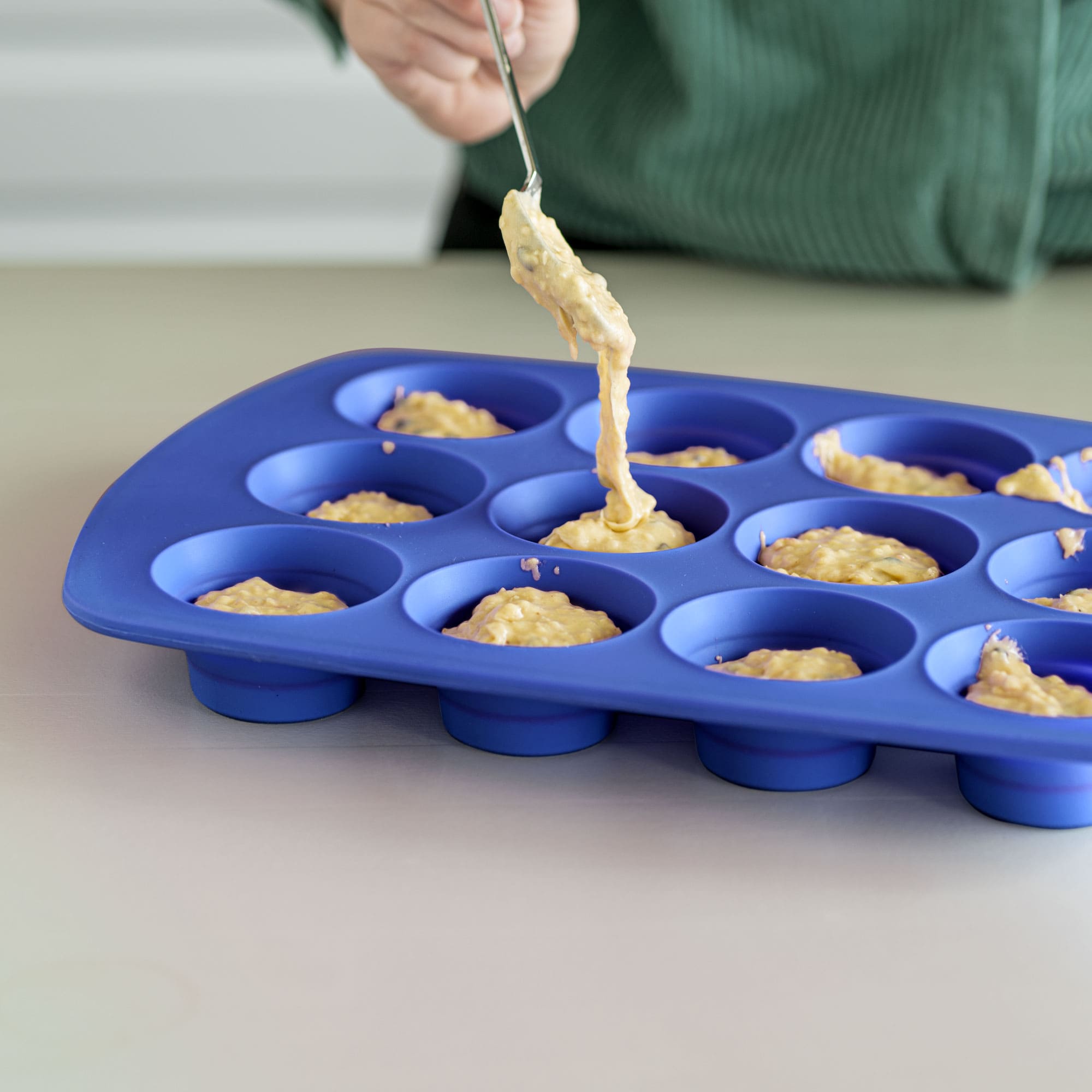 Muffin baking pan silicone blue (12-cavity)