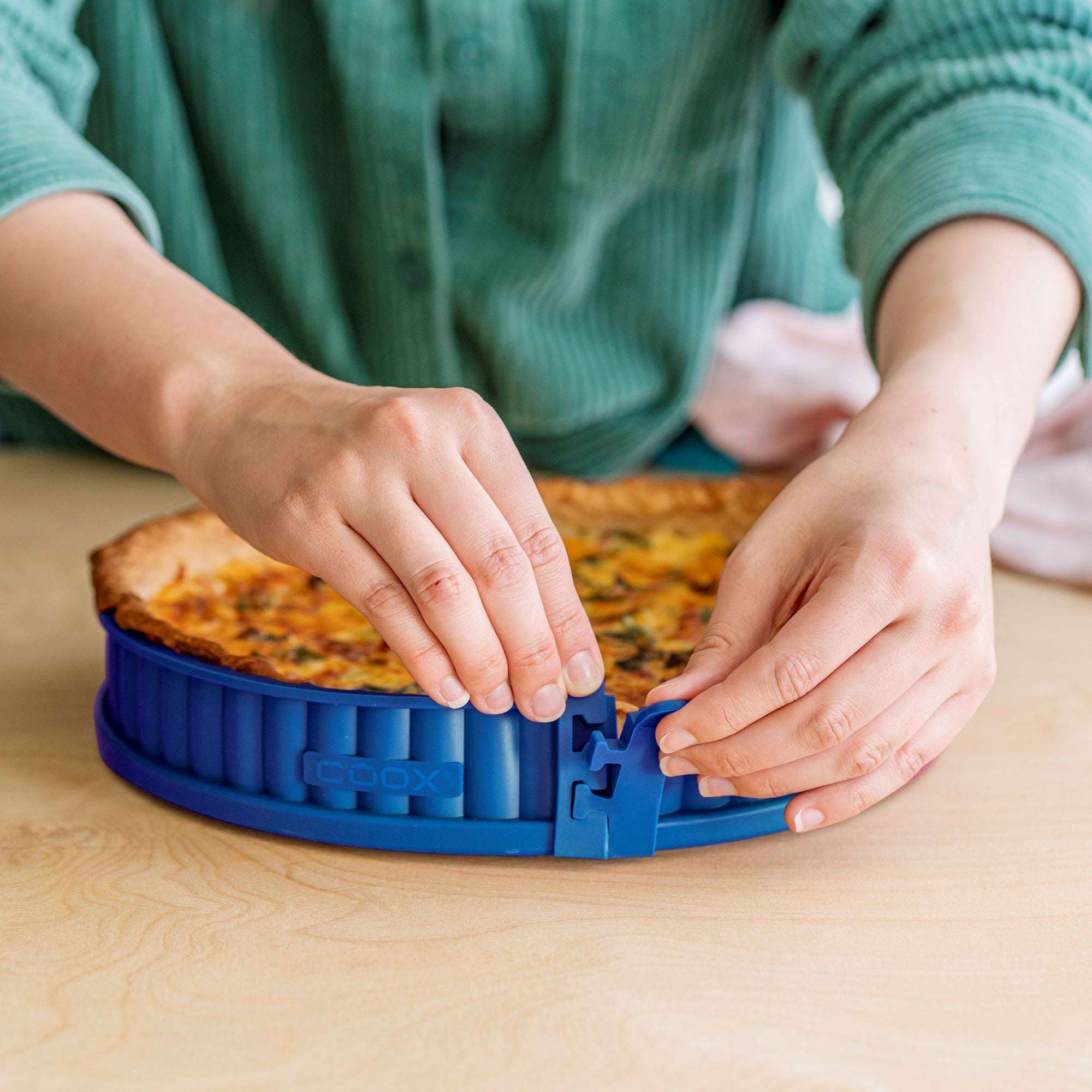 Quicheform mit Silikonring und Porzellanboden blau (Ø 26cm)