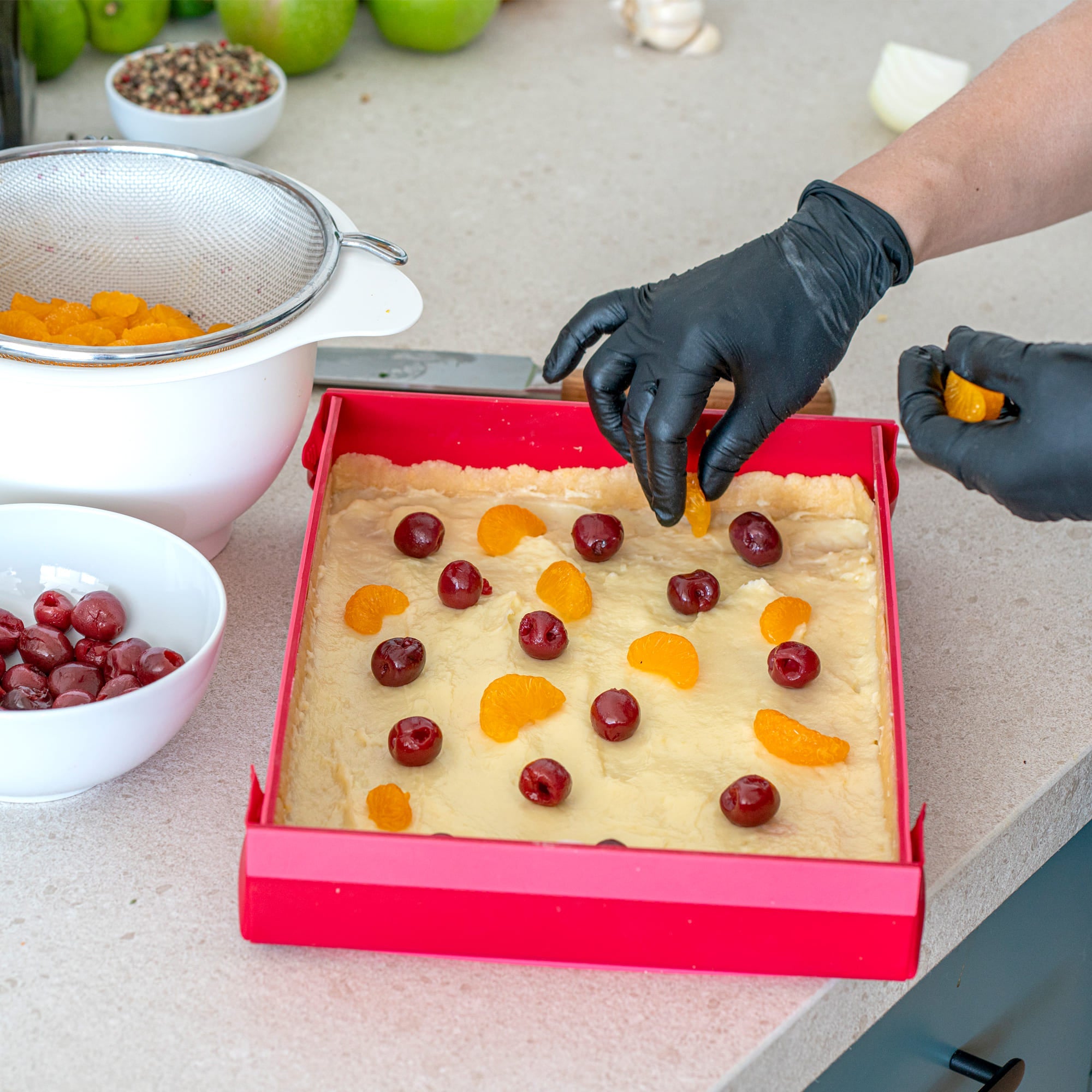Rote Wunderform Frame von coox, flexible Backform zum Backen ohne Einfetten.