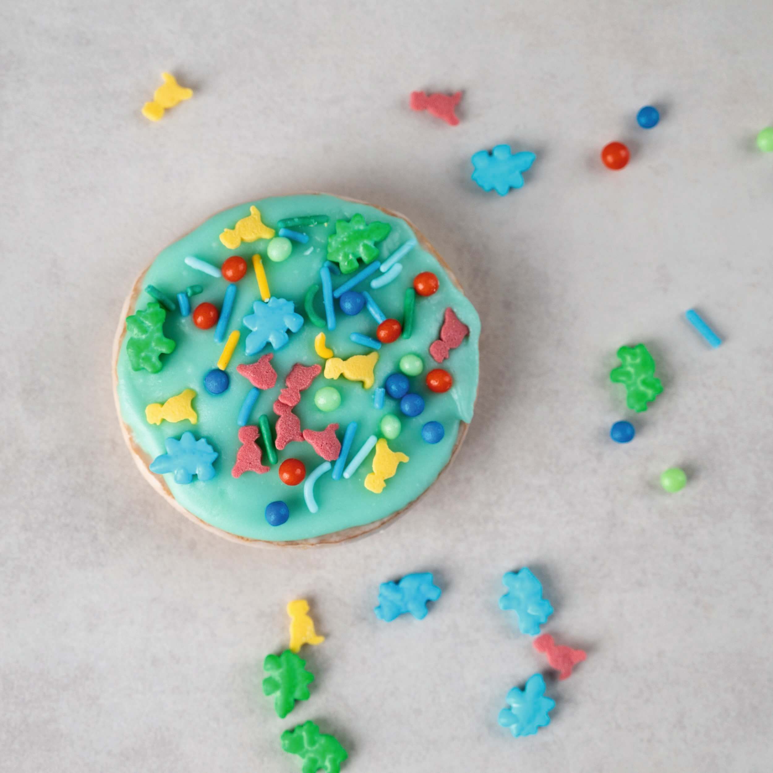 Dinomite sprinkle mix in a glass (110g)