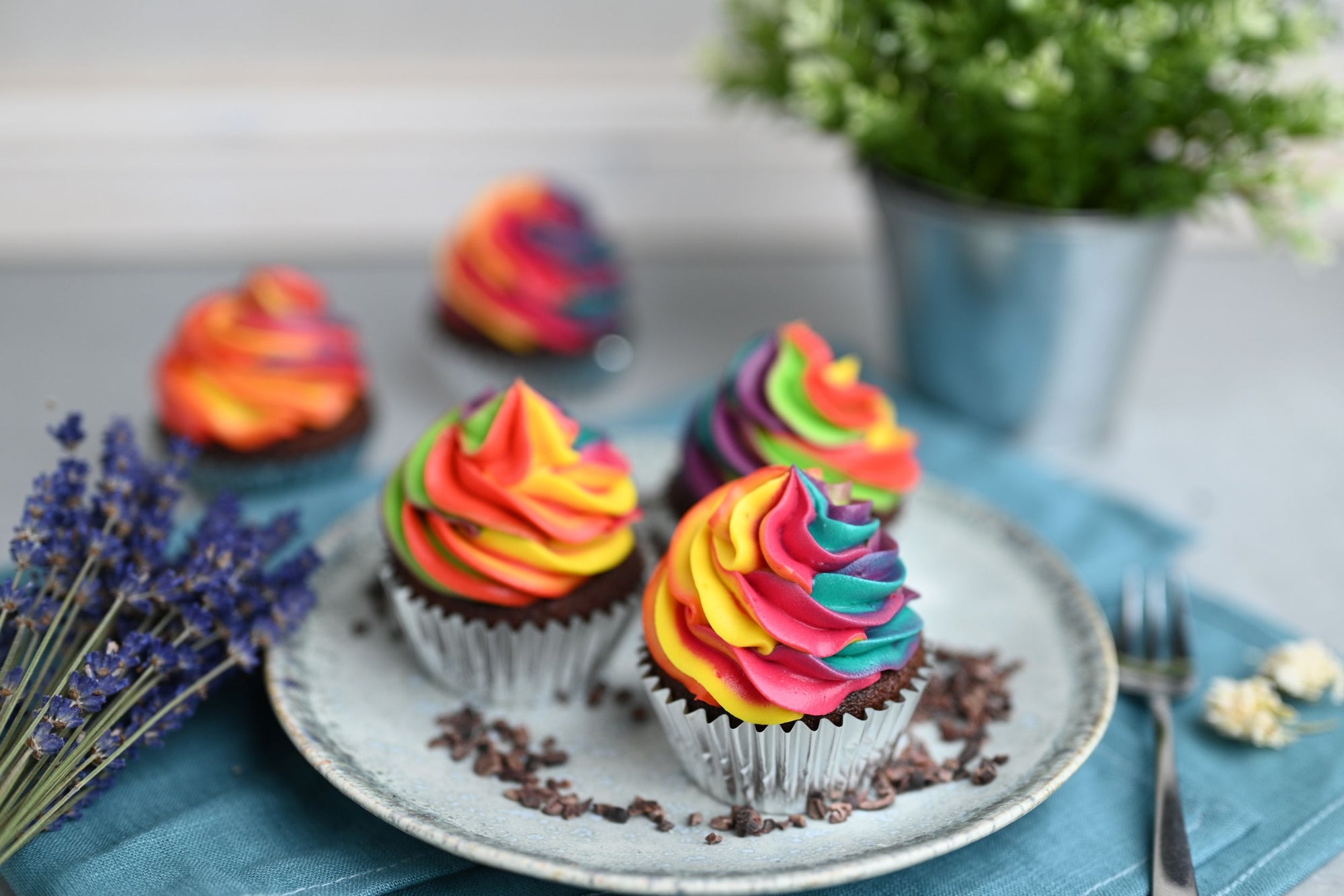 Schoko-Bananen Cupcakes mit Rainbow Topping