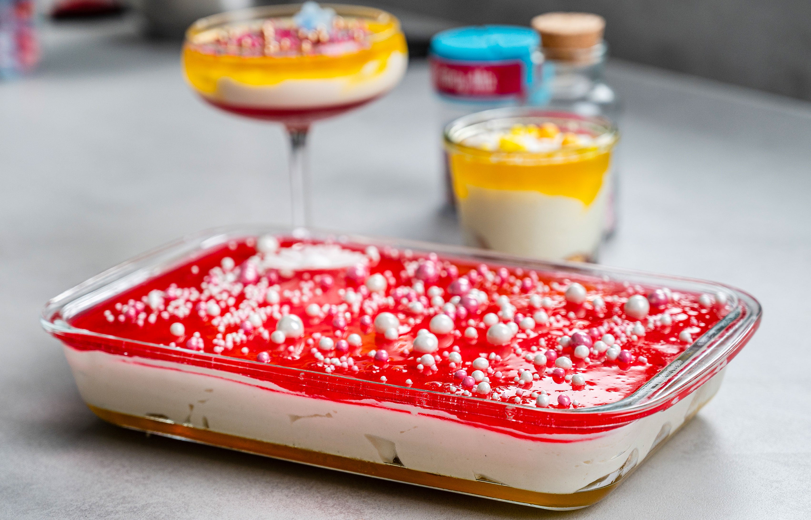 Erfrischendes Götterspeise-Joghurt Dessert