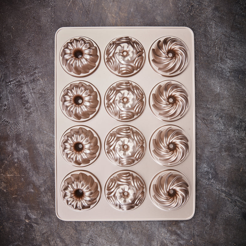 Cast aluminum Bundt pan 12-fold violet Ø 8cm